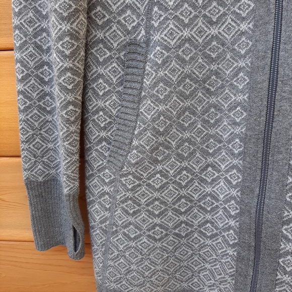 Cynthia Rowley Long Sleeve knit Tunic thumb hole Grey Sweater Tunic Small - Picture 3 of 7